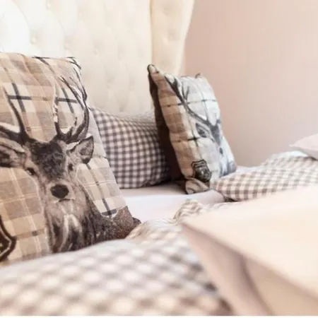 Valhalla's Huette Apartment